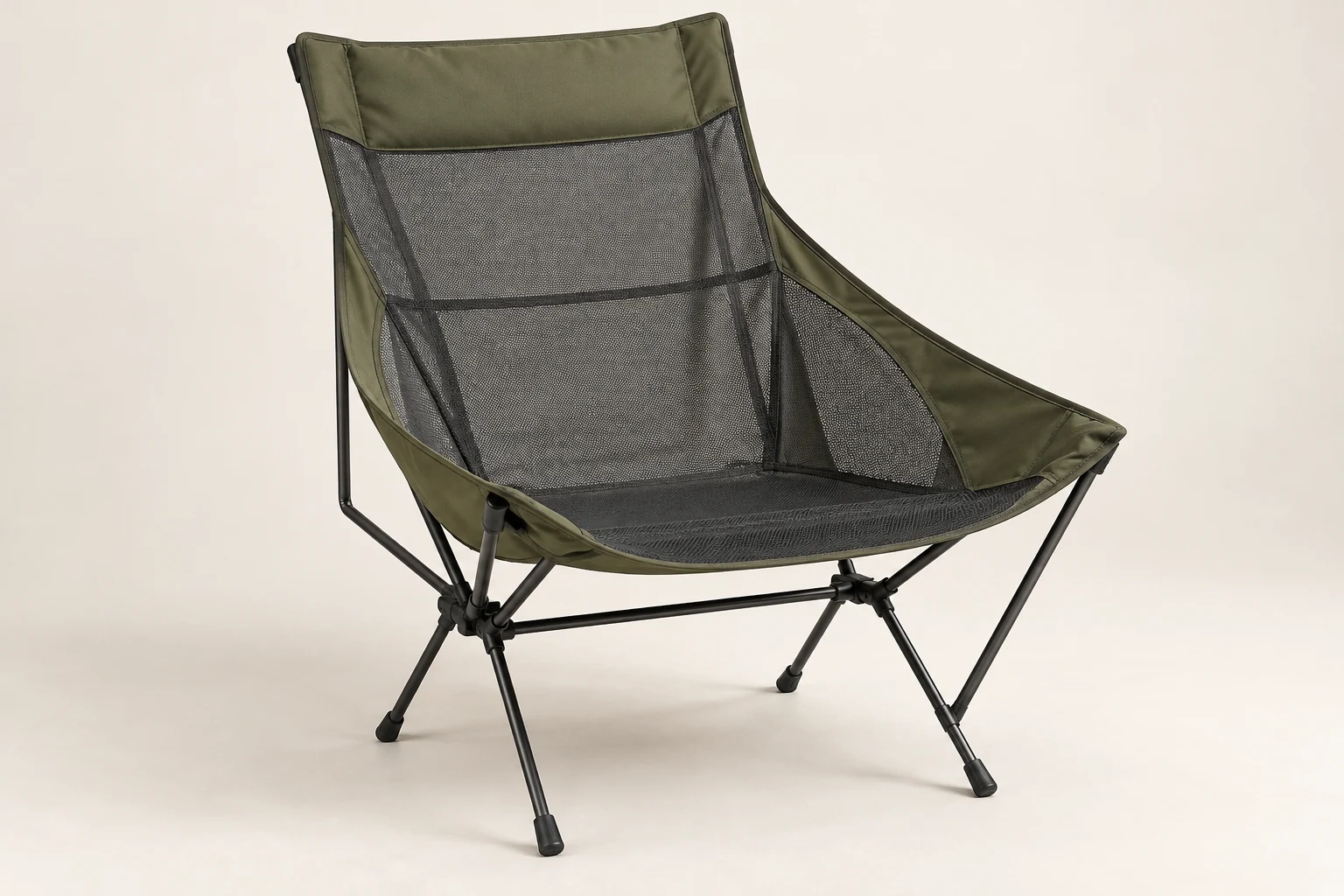Illustration de produit générée par IA : Chaise de camping extra-large à dossier haut