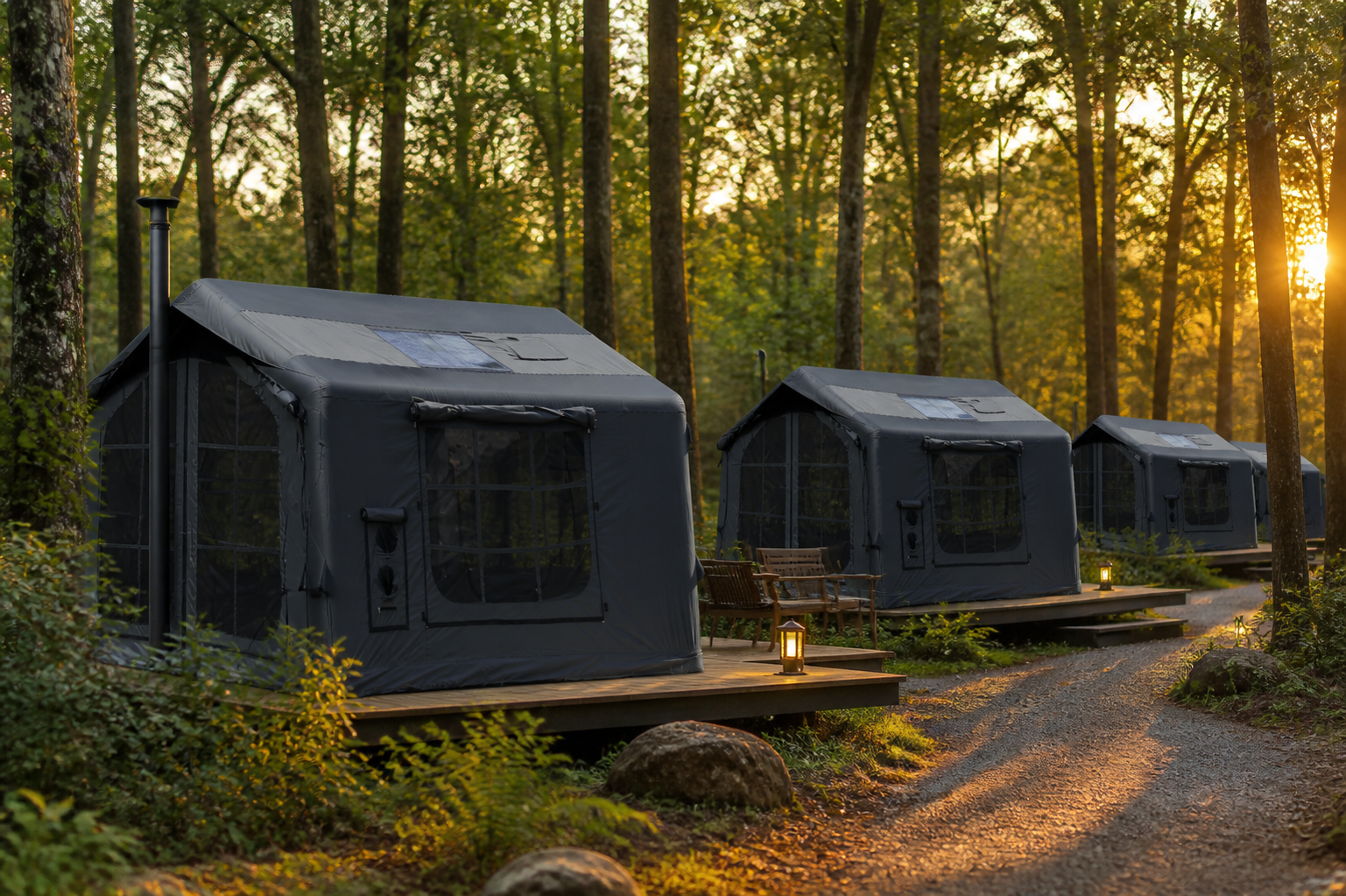 Tankgrau Polycotton Zelte auf einem Waldcampingplatz, Anwendungsvisualisierung